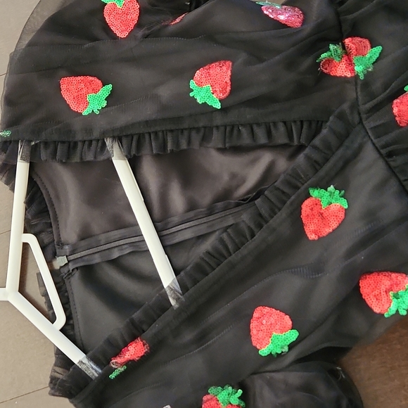 Strawberry Sequins Dress 👗 - Picture 7 of 10